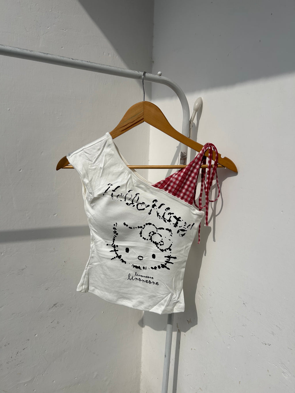 Hello kitty padded top