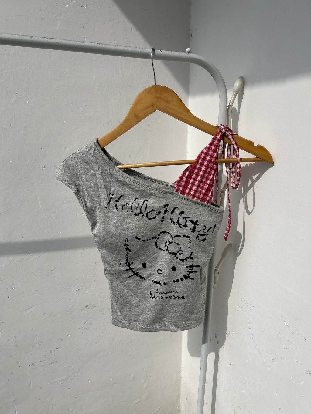 Hello kitty padded top